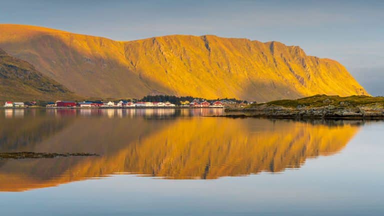 Norvège : dormir dans un fjord, se réveiller sous une aurore boréale
