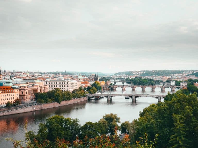 Prague, la ville aux cent clochers qui séduit les couples en quête de calme